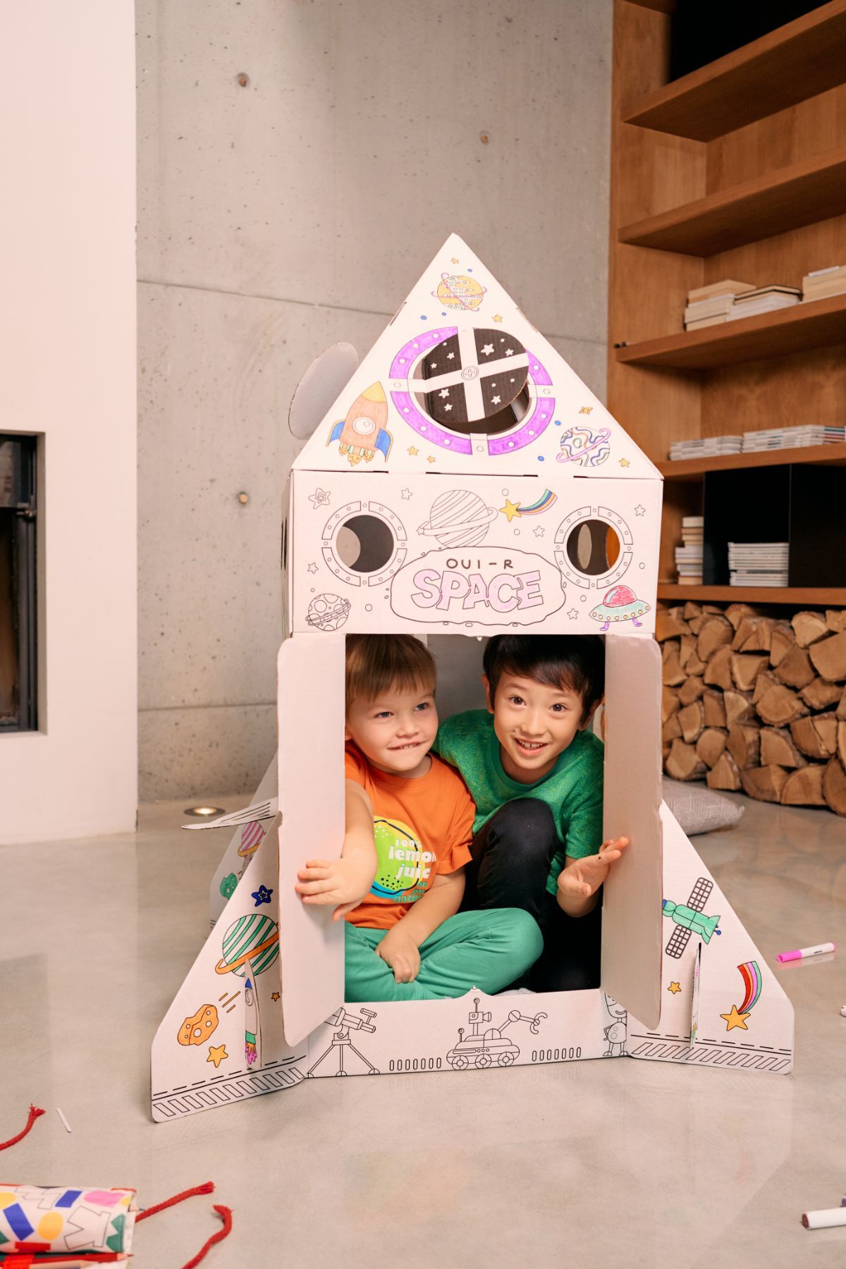 Große Papp-Rakete zum Ausmalen und Spielen - Coccodrillo Online-Shop